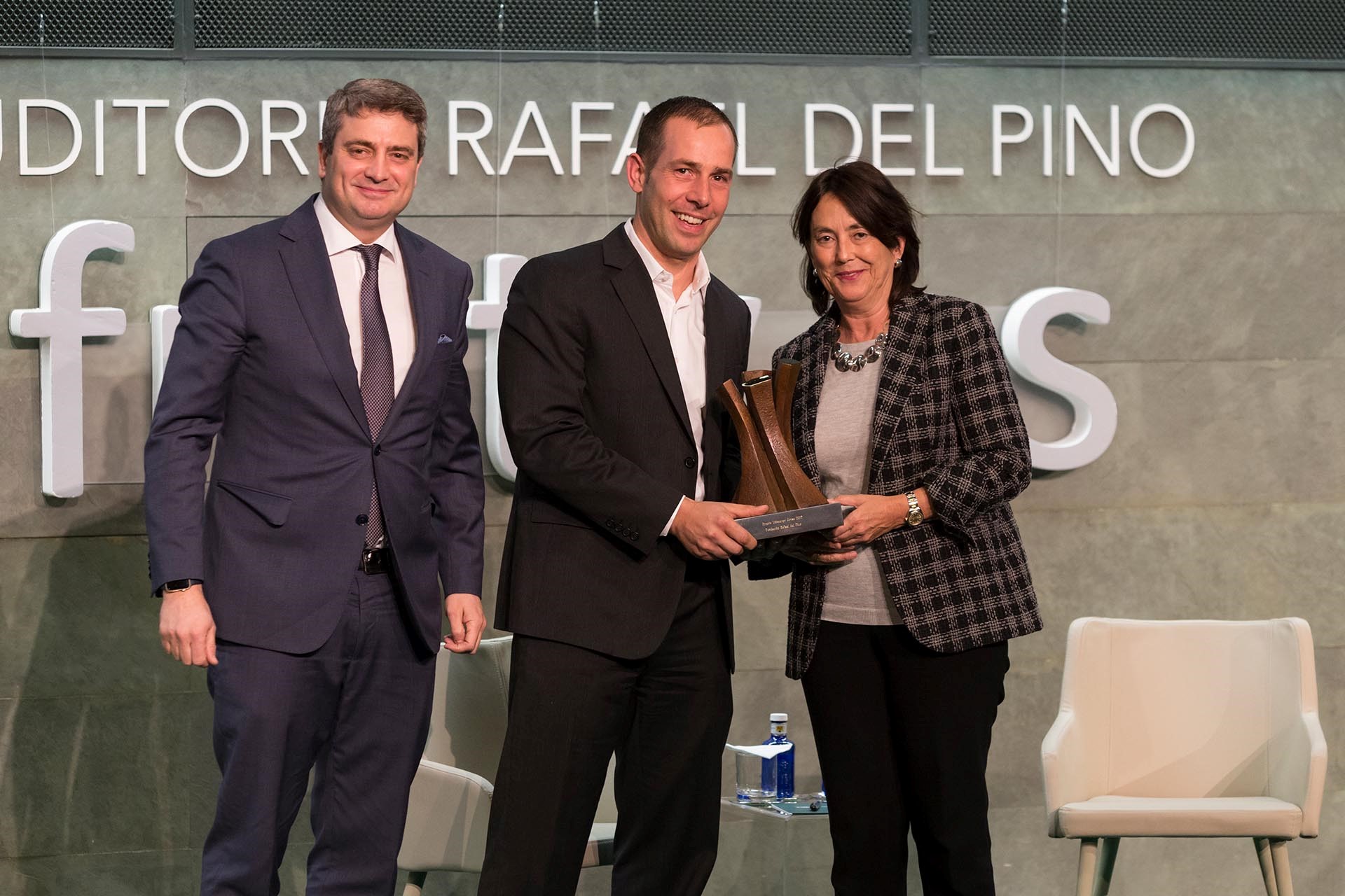 Premio Liderazgo Joven 2017 a Javier Oliván
